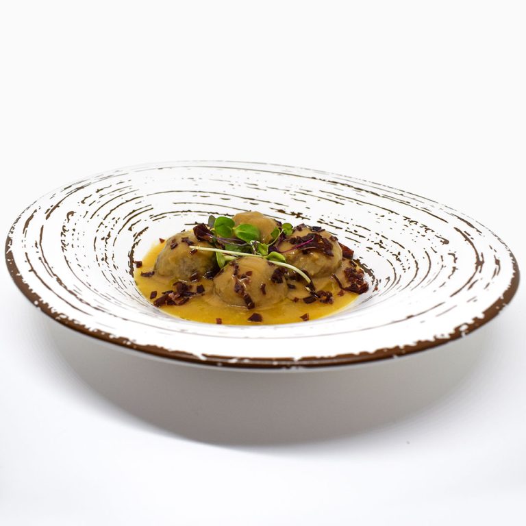 Albondigas y compota de manzana