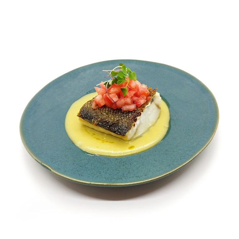 Bacalao con dados de tomate