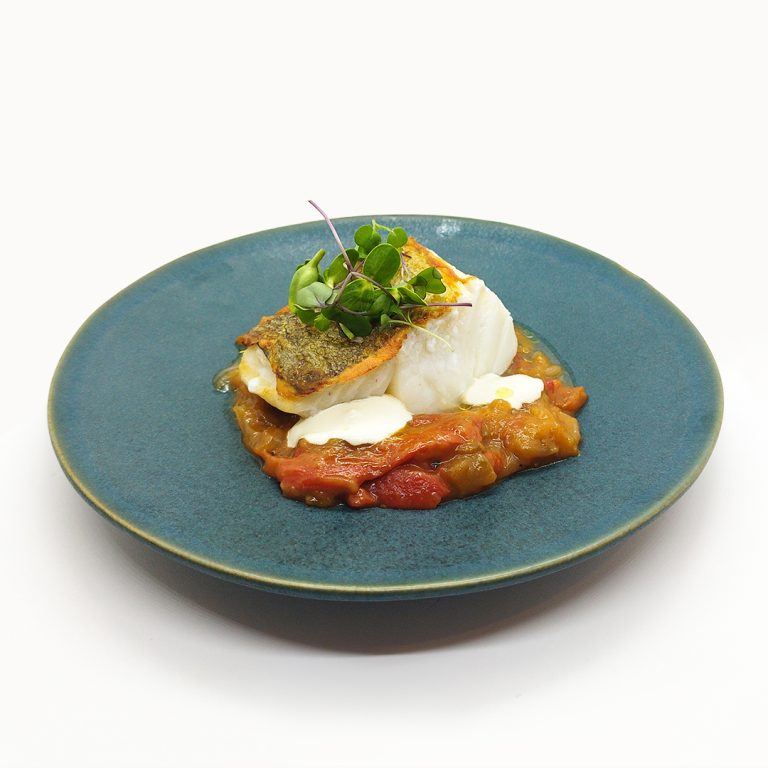 Bacalao en cama de verduras